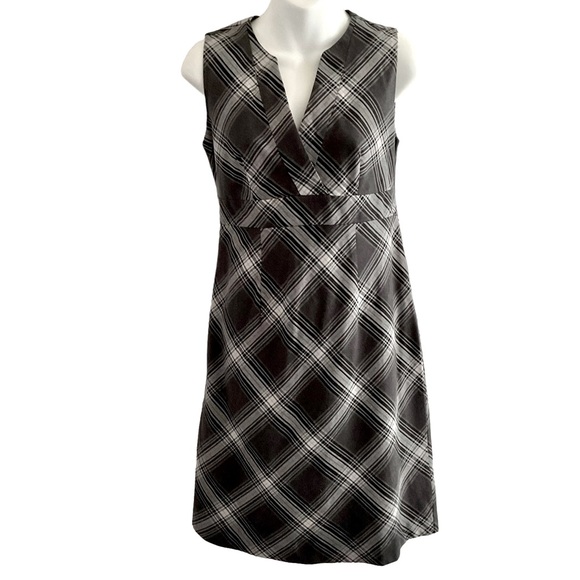 Gap | Sleeveless Plaid Dress - Picture 1 of 12